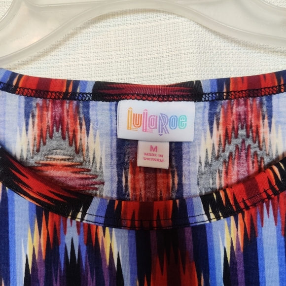 LuLaRoe NWT Gigi Style Woman's Blouse Sz M - Picture 2 of 4